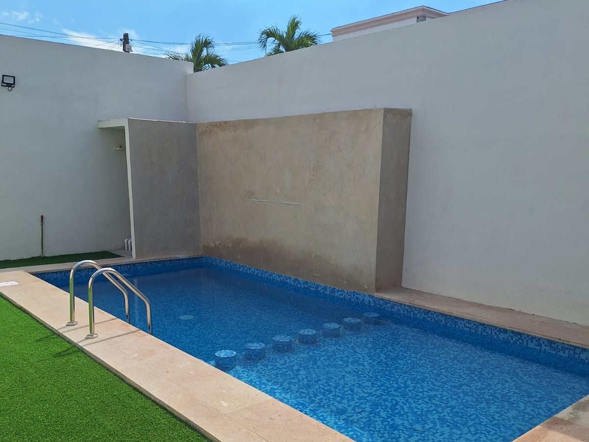 Alberca con chapoteadero